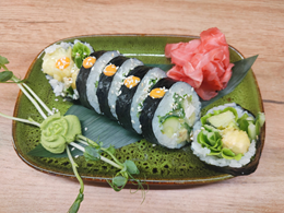 Futomak z warzywami i tofu w tempurze 6 szt. 