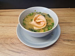 ZUPA MISO SHIRU Z ŁOSOSIEM 