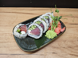 Uramaki:  Surowy tuńczyk